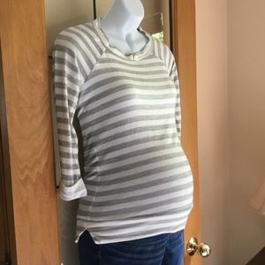 A Pea in the Pod maternity shirt